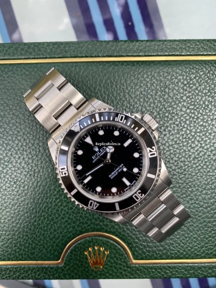 Luxury Replica Rolex Submariner (no Date) 14060 Caliber 3000 Automatic Movement 40mm Steel Case Mens/unisex Watch