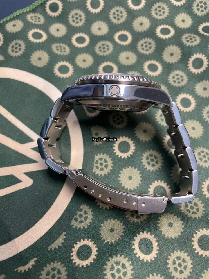 Appealing Fakes Rolex Sea-dweller 4000 16600 Caliber 3135 Automatic Movement 40mm Steel Case Mens/unisex Watch - Image 4