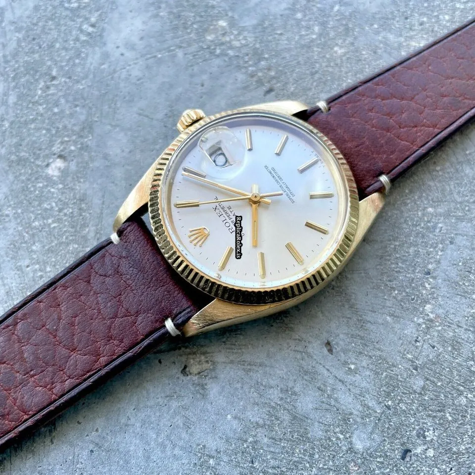 Wonderful Replica Rolex Oyster Perpetual Date 1503 Caliber 1570 Automatic Movement 34mm Yellow Gold Case Mens/unisex Watch - Image 3