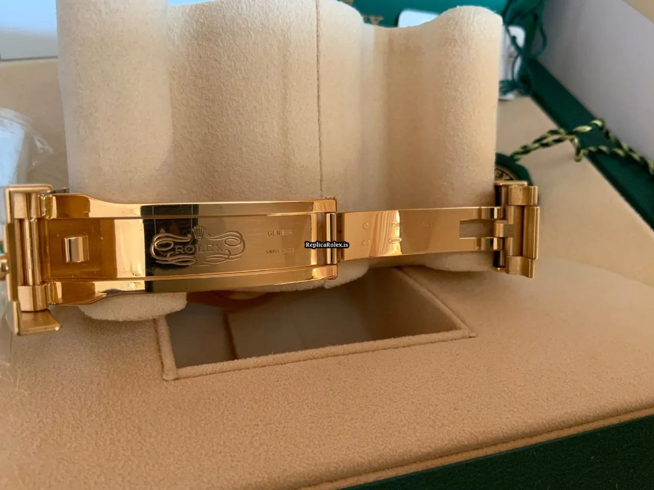 Lovely Imitation Rolex Submariner Date 116618lb Caliber 3135 Automatic Movement 40mm Yellow Gold Case Mens/unisex Watch - Image 8