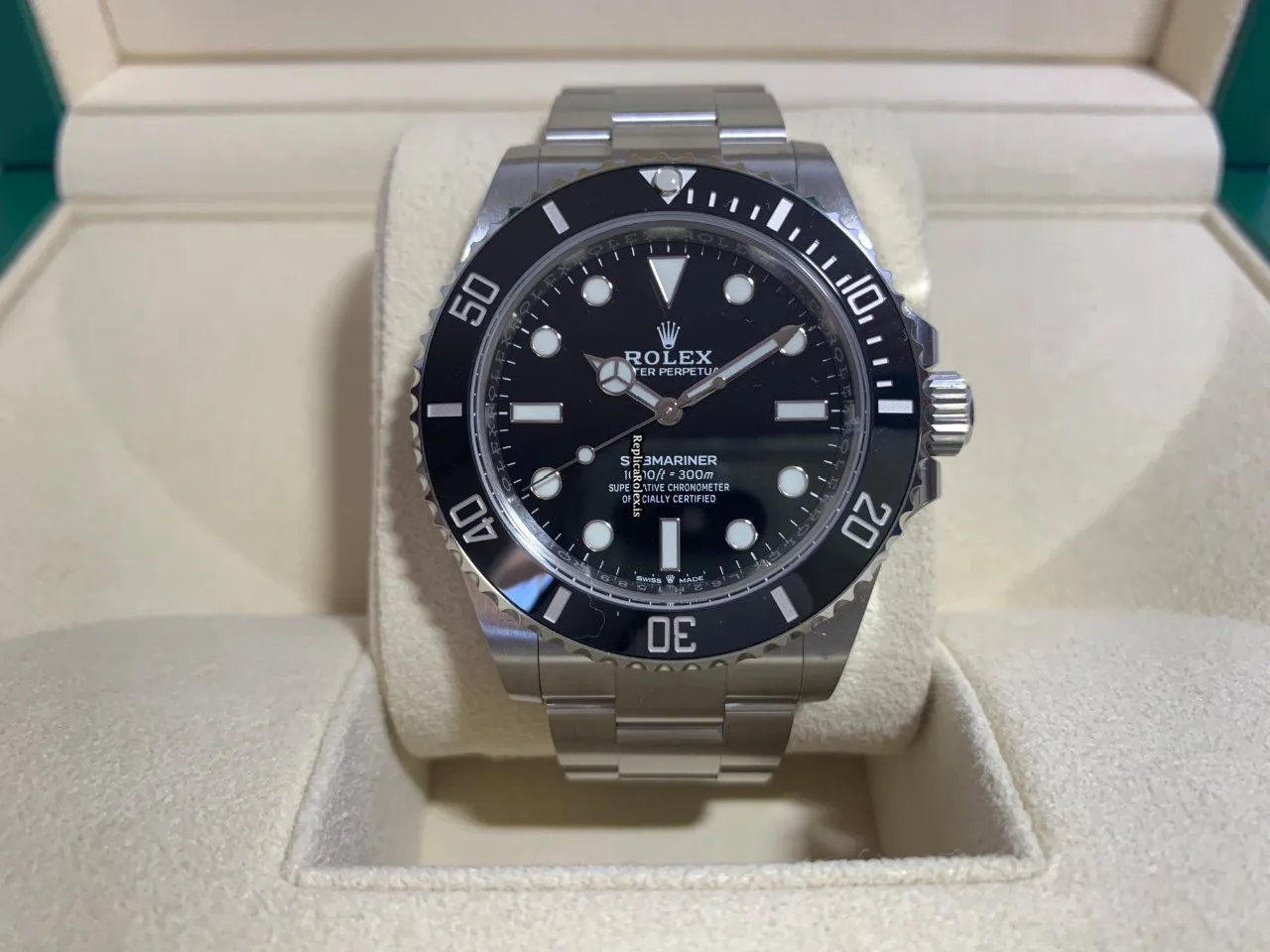 Well Made Fake Rolex Submariner (no Date) 124060 Caliber 3230 Automatic Movement 41x40mm Steel Case Mens/unisex Watch - Image 5