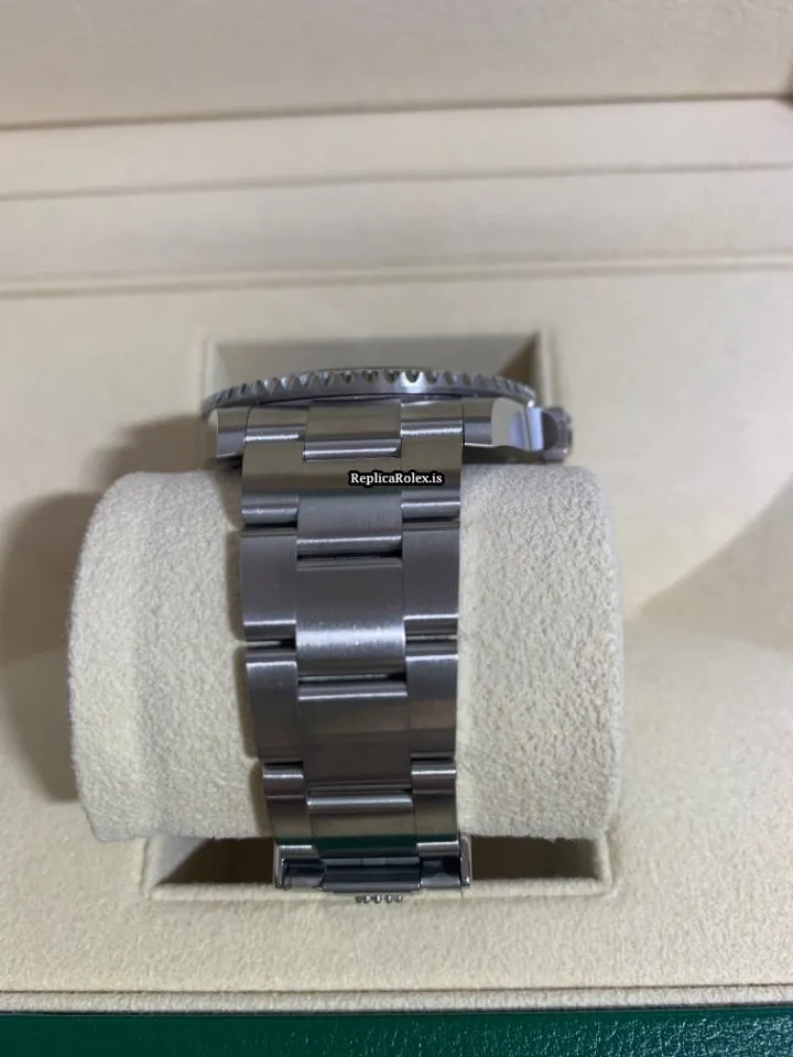 Well Made Fake Rolex Submariner (no Date) 124060 Caliber 3230 Automatic Movement 41x40mm Steel Case Mens/unisex Watch - Image 7