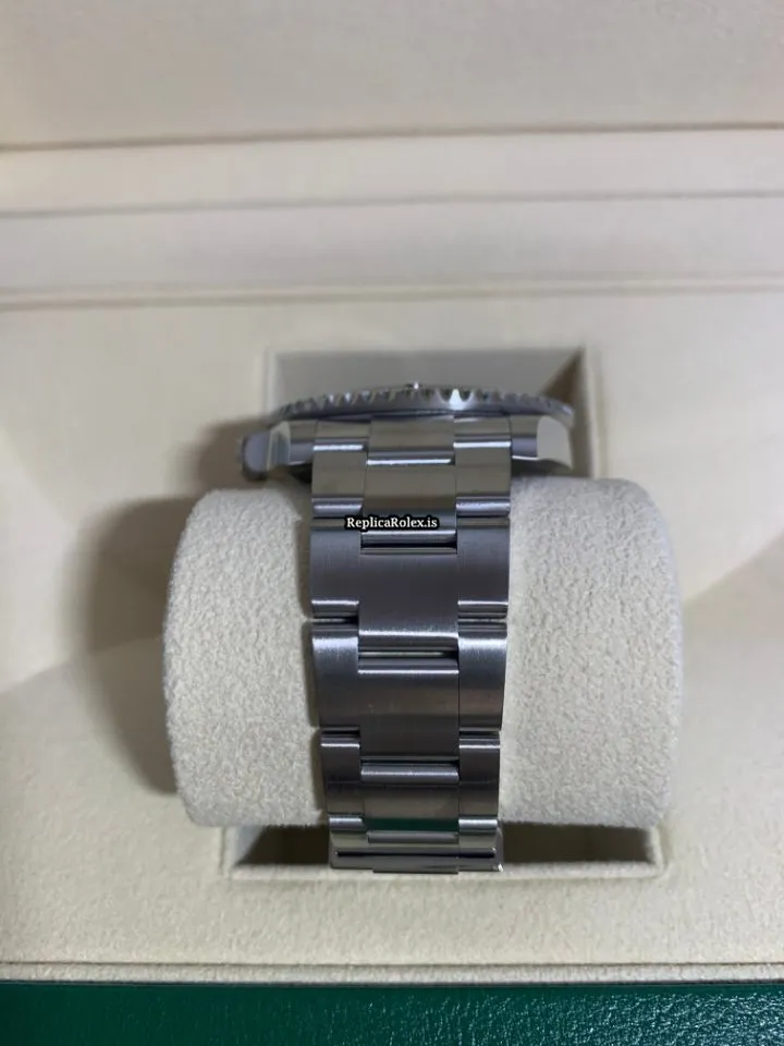 Well Made Fake Rolex Submariner (no Date) 124060 Caliber 3230 Automatic Movement 41x40mm Steel Case Mens/unisex Watch - Image 8