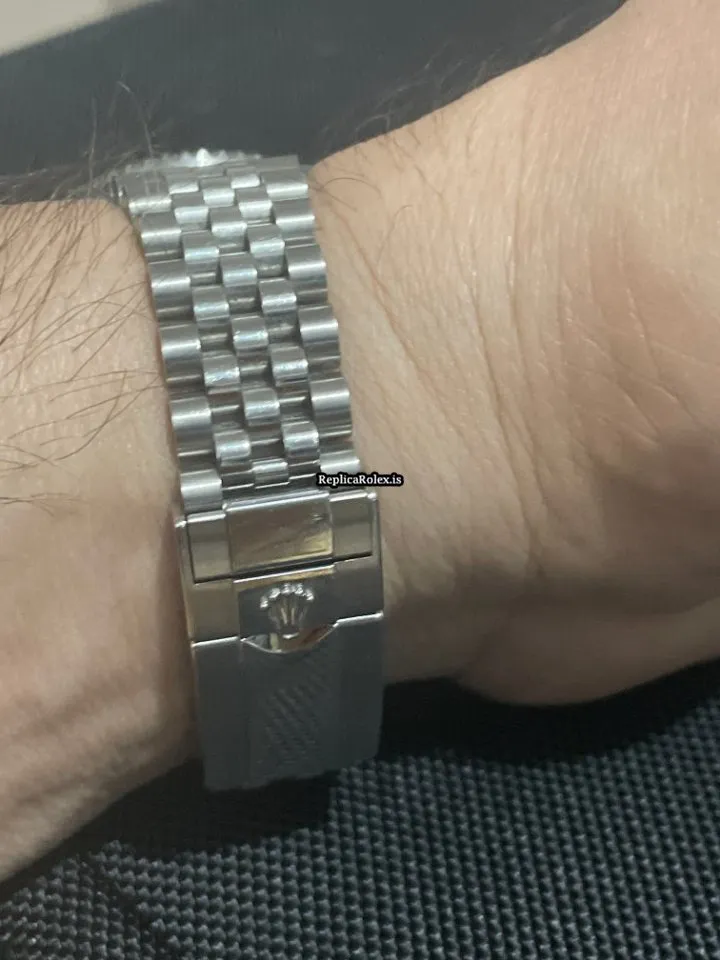 Top Fake Rolex Gmt-master II 126710blnr Caliber 3285 Automatic Movement 40mm Steel Case Mens/unisex Watch - Image 4