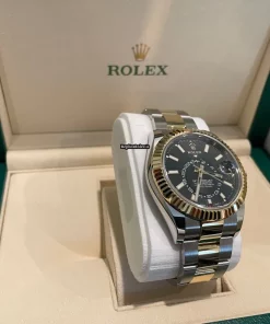 1:1 Replicas Rolex Sky-dweller 326933 Caliber 9001 Automatic Movement 42mm Gold/steel Case Mens/unisex Watch