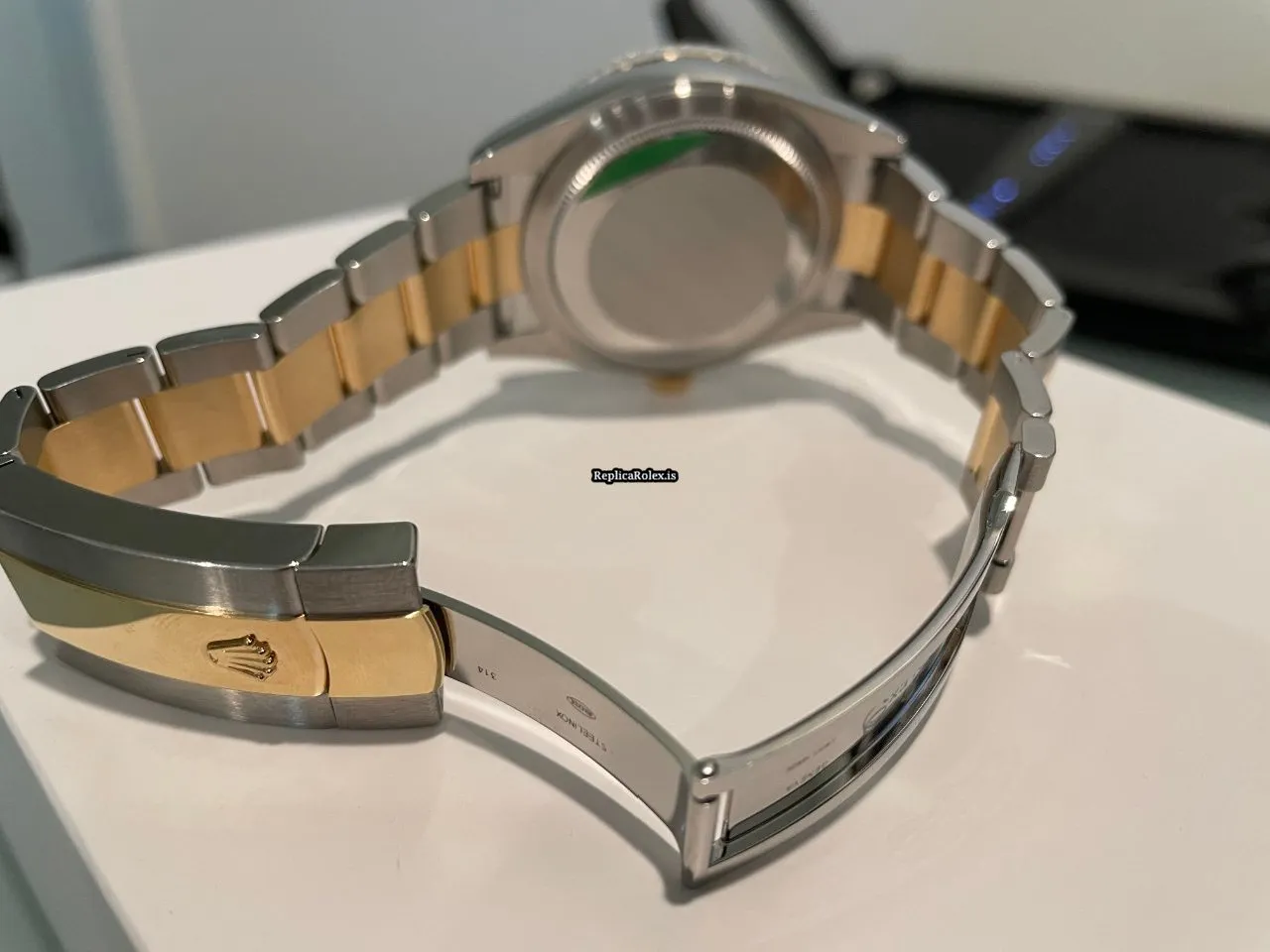 1:1 Replicas Rolex Sky-dweller 326933 Caliber 9001 Automatic Movement 42mm Gold/steel Case Mens/unisex Watch - Image 3