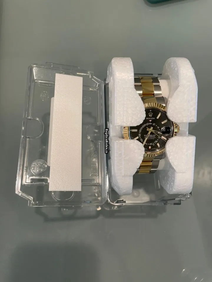 1:1 Replicas Rolex Sky-dweller 326933 Caliber 9001 Automatic Movement 42mm Gold/steel Case Mens/unisex Watch - Image 6