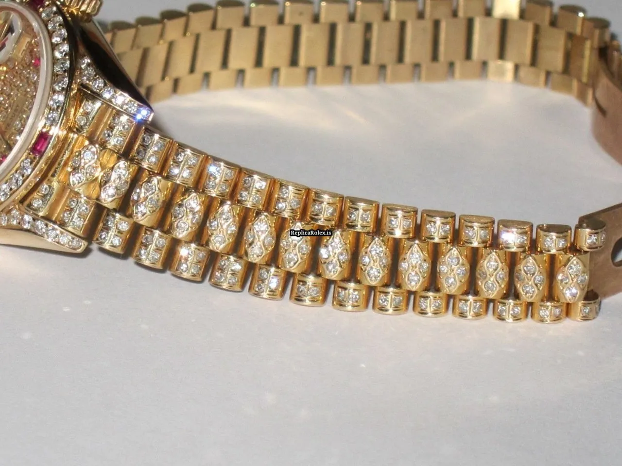 Fabulous Fake Rolex Datejust Self Winding Automatic 26mm Yellow Gold Case Womens Watch - Image 6