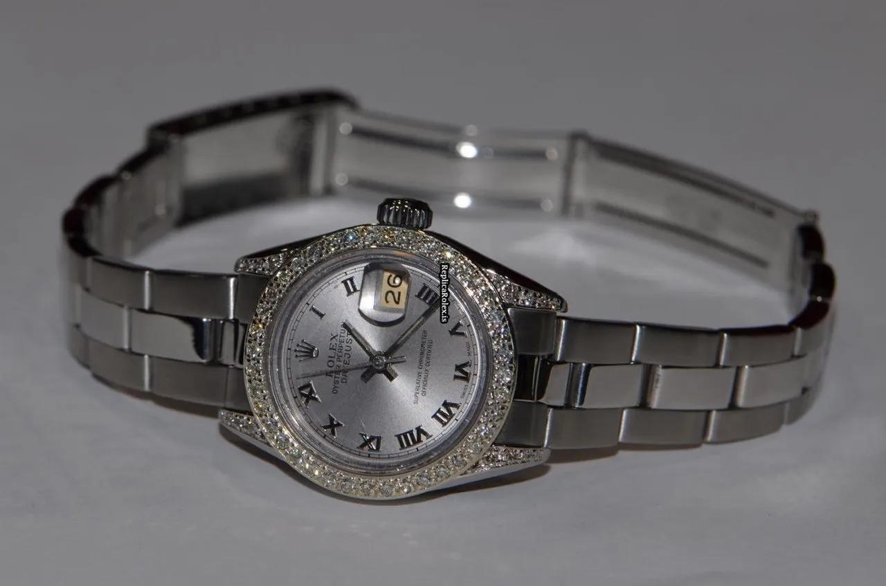 Quality Fakes Rolex Datejust Self Winding Automatic 26mm Steel Case Womens Watch - Image 3