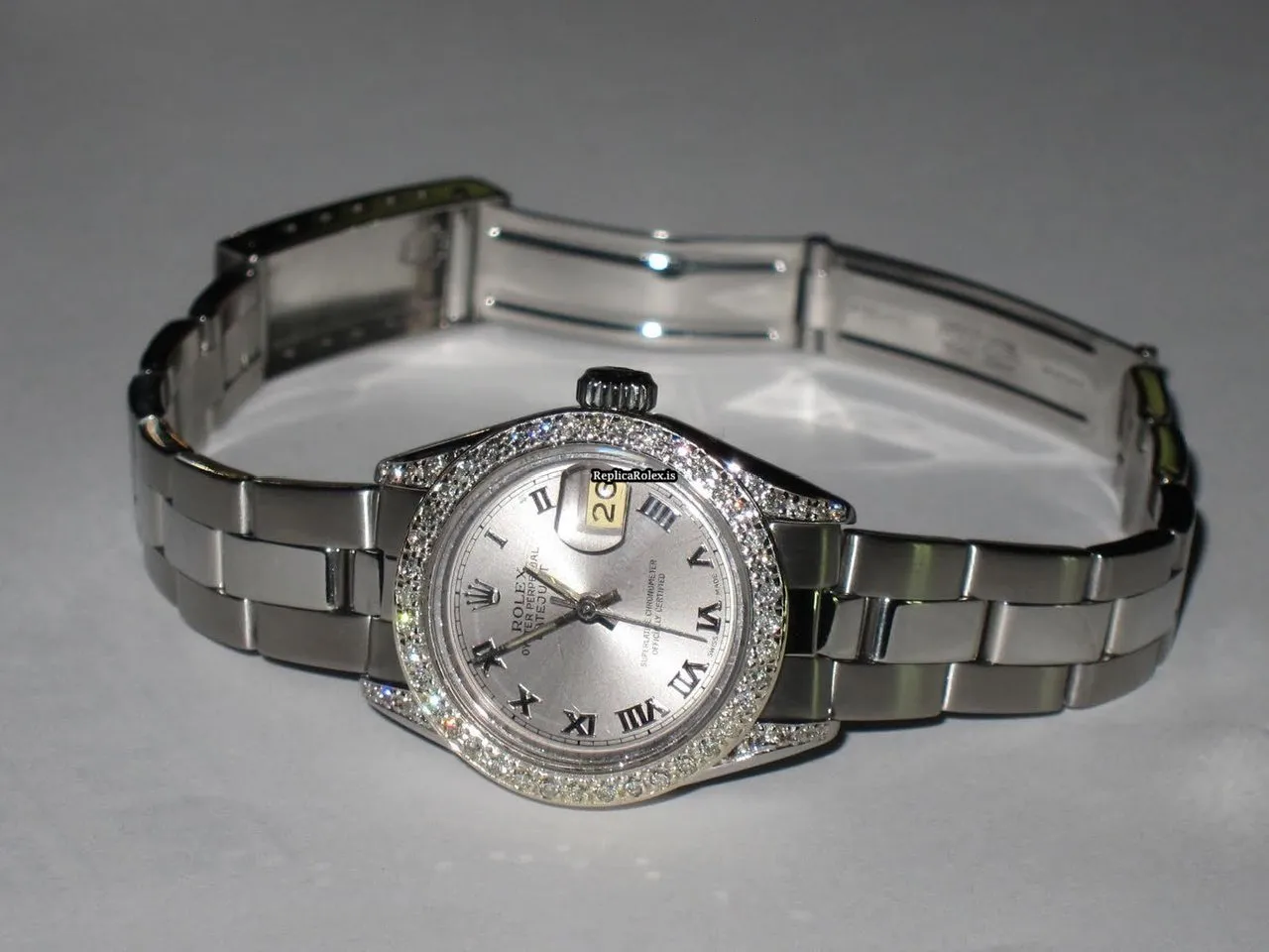 Quality Fakes Rolex Datejust Self Winding Automatic 26mm Steel Case Womens Watch - Image 4