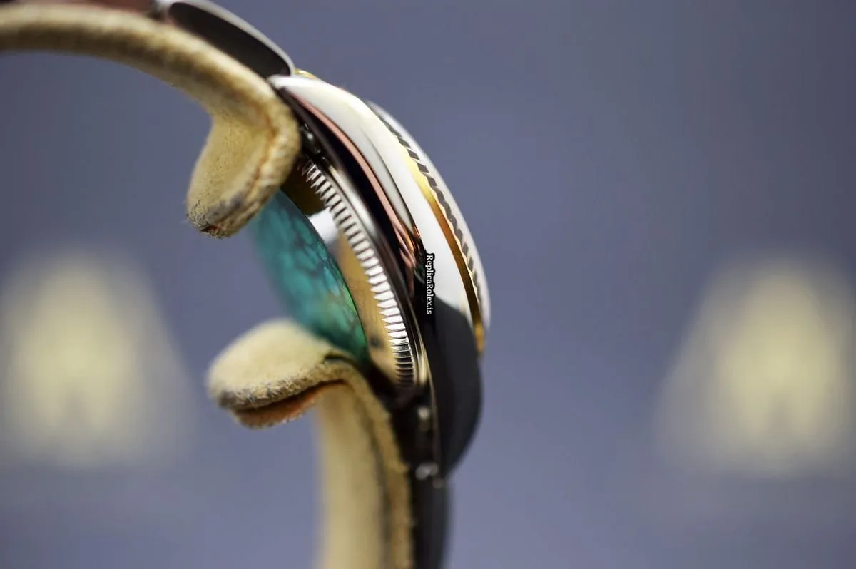 Terrific Replica Rolex Oyster Perpetual 76193 Caliber 2230-31 Automatic Movement 26mm Gold/steel Case Womens Watch - Image 8