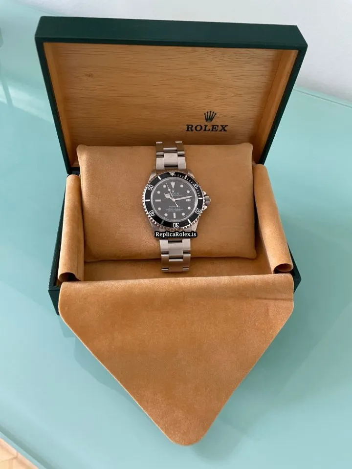 Affordable Replica Rolex Sea-dweller 4000 16600 Caliber 3135 Automatic Movement 40mm Steel Case Mens/unisex Watch