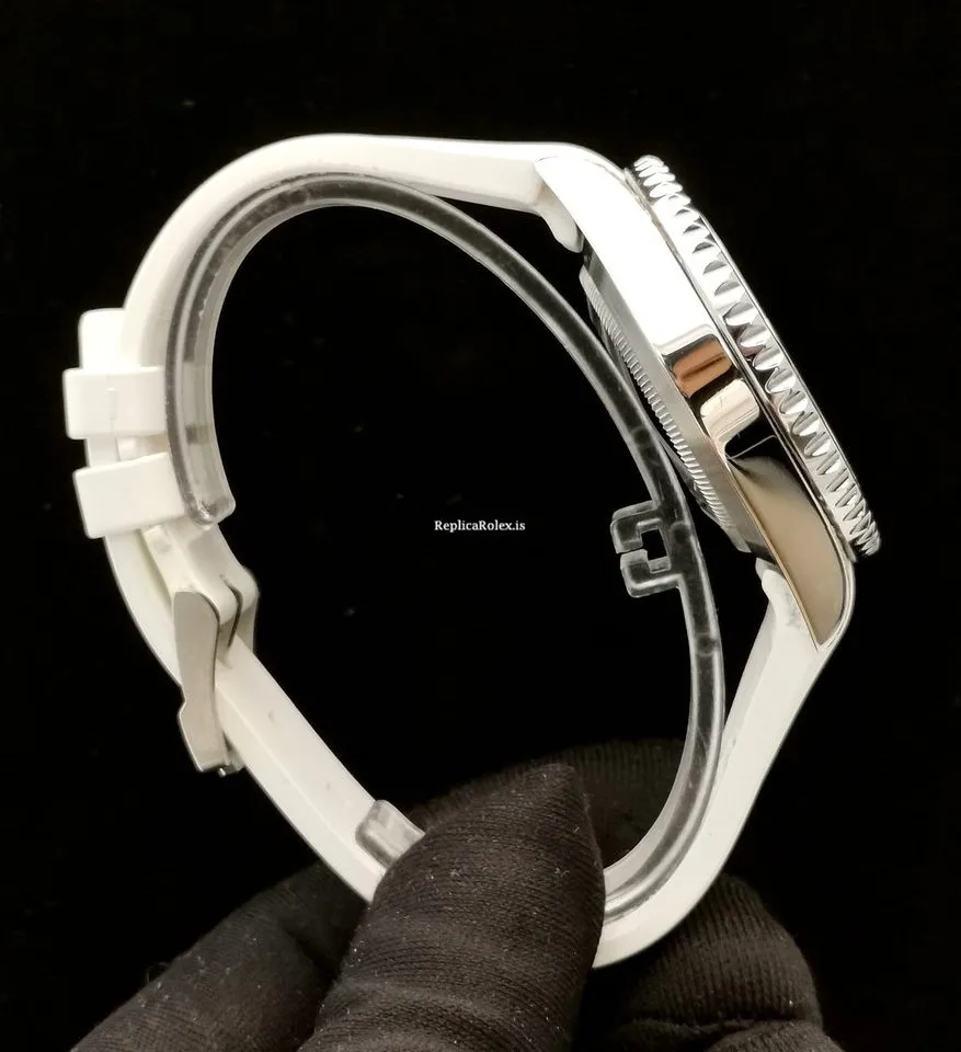 Good Replica Rolex Submariner Date 116610lv Caliber 3135 Automatic Movement 40mm Steel Case Mens/unisex Watch - Image 5