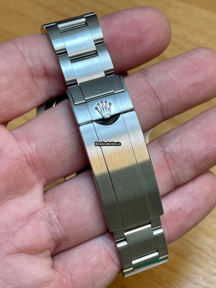 Well Made Fake Rolex Submariner 114060 Caliber 3130 Automatic Movement 40mm Steel Case Mens/unisex Watch - Image 4