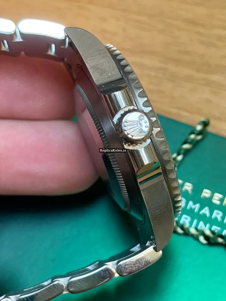 Well Made Fake Rolex Submariner 114060 Caliber 3130 Automatic Movement 40mm Steel Case Mens/unisex Watch - Image 6