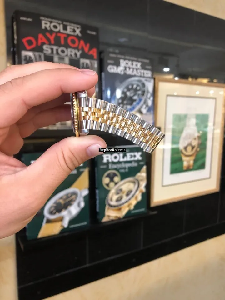 Amazing Replica Rolex Gmt-master II 16713 Caliber 3185 Automatic Movement 40mm Gold/steel Case Mens/unisex Watch - Image 4