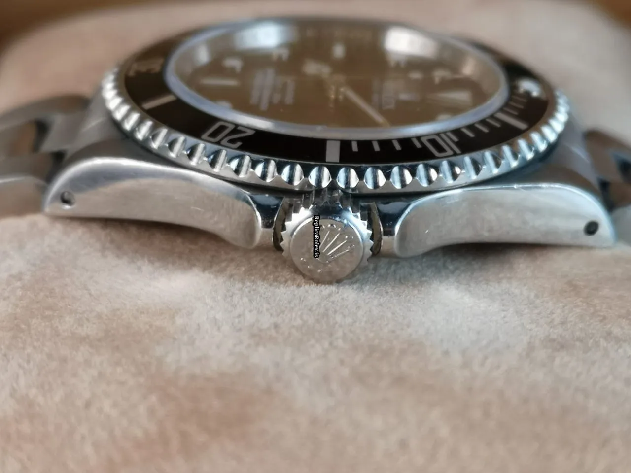 Stylish Fake Rolex Submariner 14060m Caliber 3130 Automatic Movement 40mm Steel Case Mens/unisex Watch - Image 5