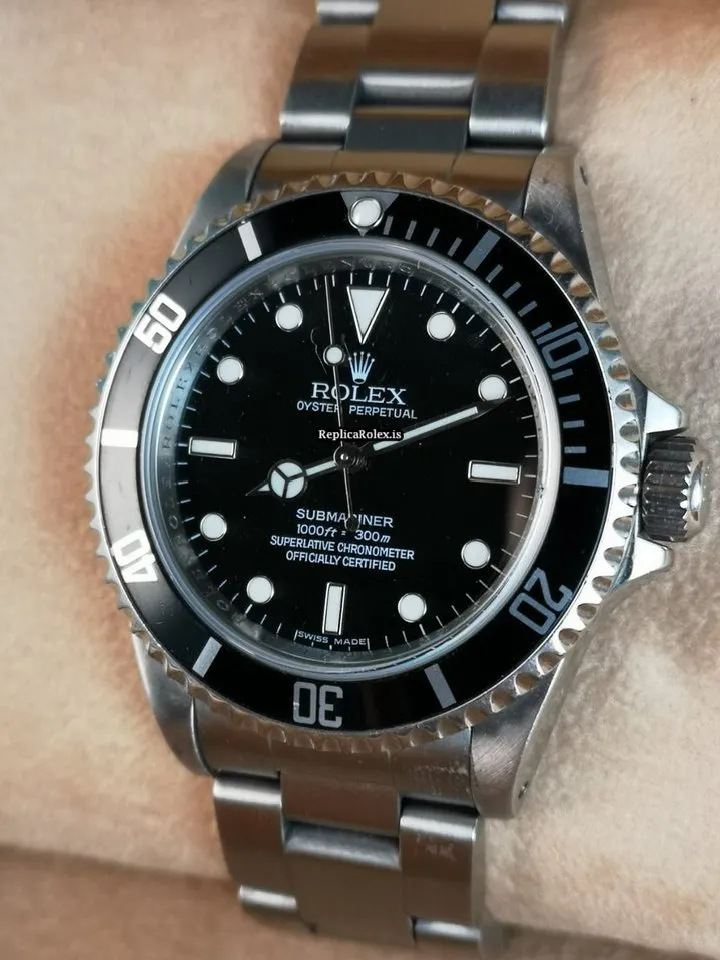 Stylish Fake Rolex Submariner 14060m Caliber 3130 Automatic Movement 40mm Steel Case Mens/unisex Watch - Image 7