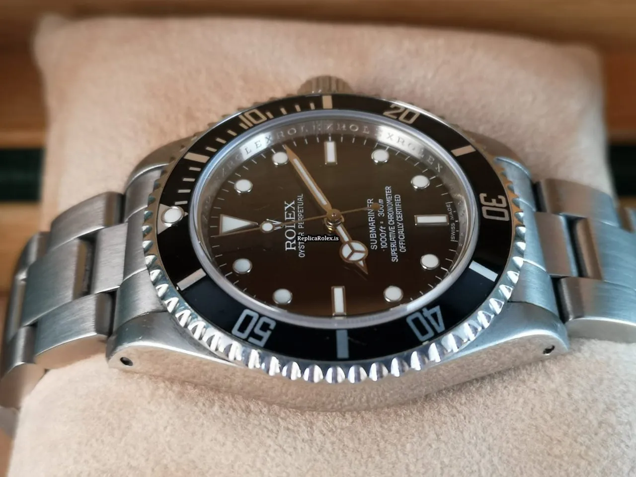 Stylish Fake Rolex Submariner 14060m Caliber 3130 Automatic Movement 40mm Steel Case Mens/unisex Watch - Image 8