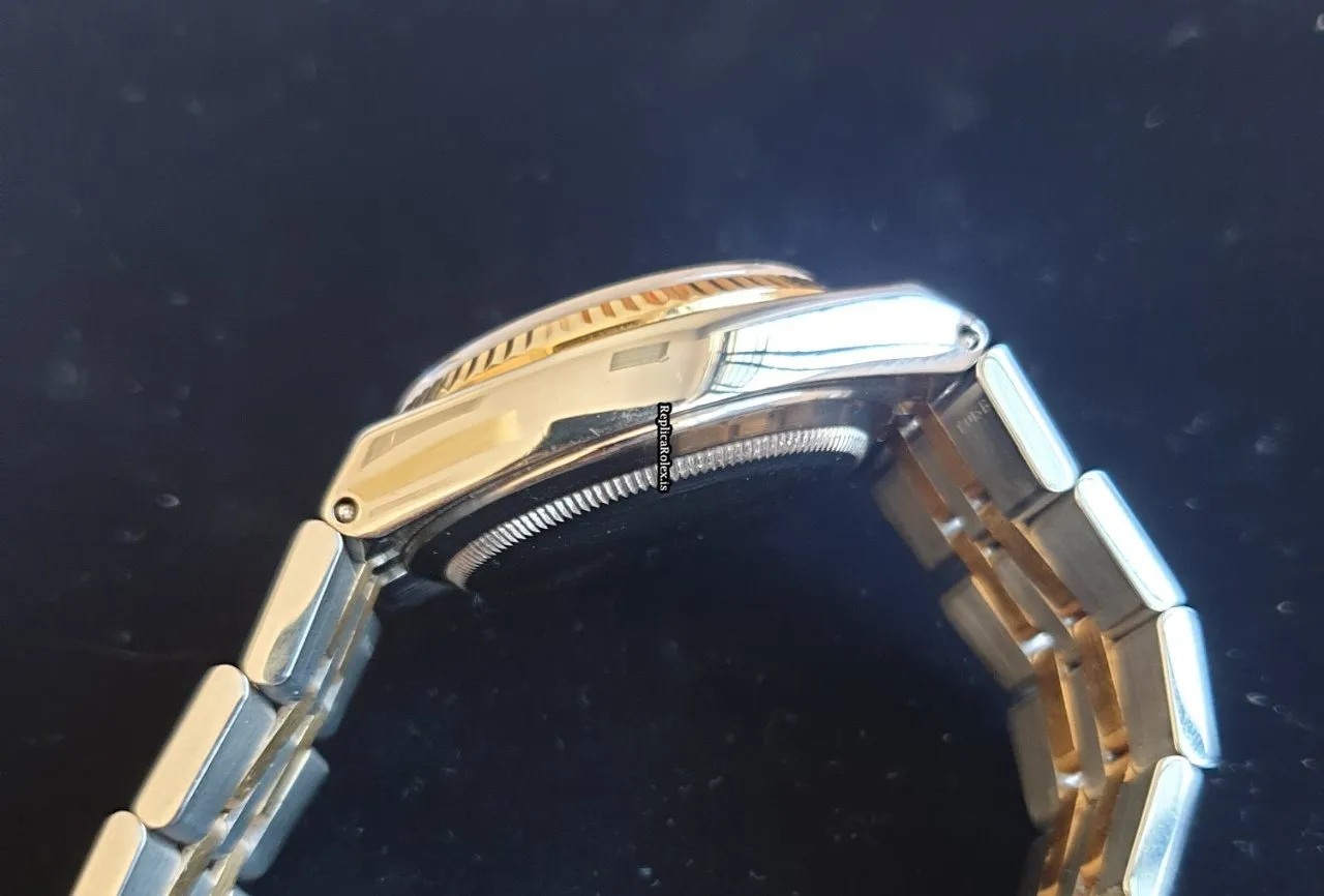 Fabulous Replicas Rolex Datejust Oysterquartz 17013 Caliber 5035 Quartz Movement 36x42mm Gold/steel Case Mens/unisex Watch - Image 7