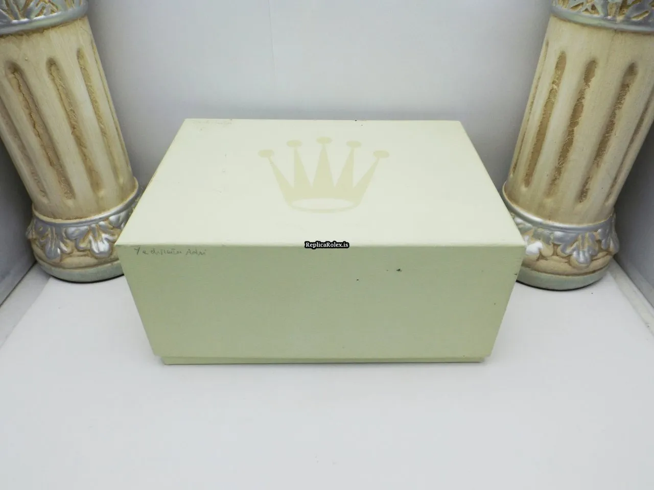 Superior Copies Rolex Yacht-master 169623 Caliber 2235 Automatic Movement 29mm Gold/steel Case Womens Watch - Image 13