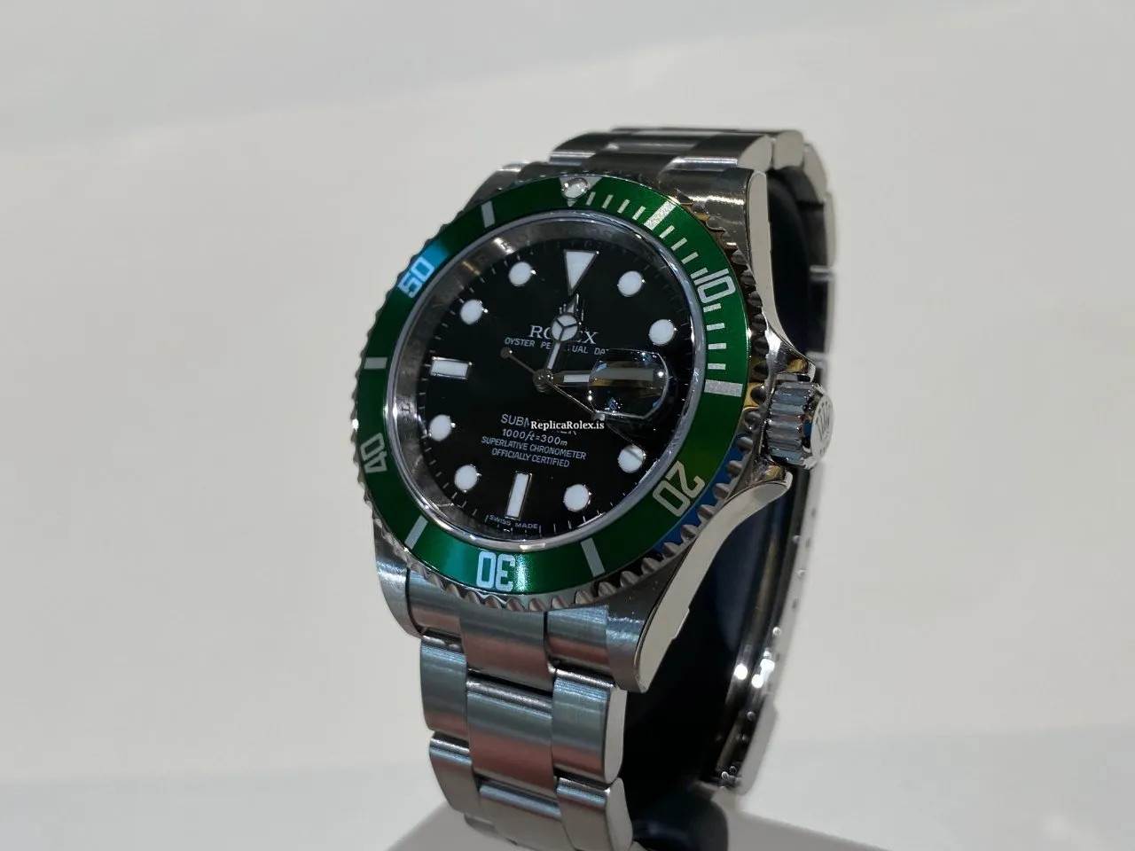 Inexpensive Fake Rolex Submariner Date 16610lv Caliber 3135 Automatic Movement 40mm Steel Case Mens/unisex Watch - Image 3