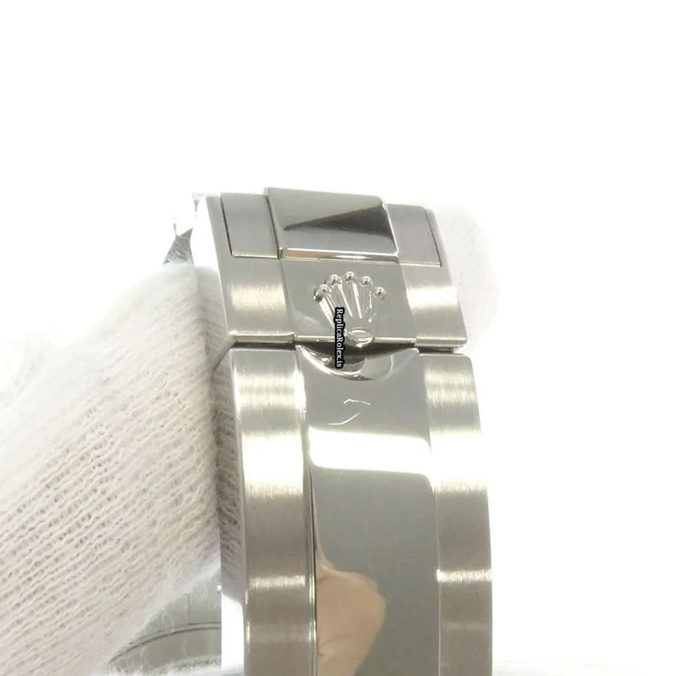 Distinctive Replica Rolex Gmt-master II 126710blro Caliber 3285 Automatic Movement 40mm Steel Case Mens/unisex Watch - Image 11