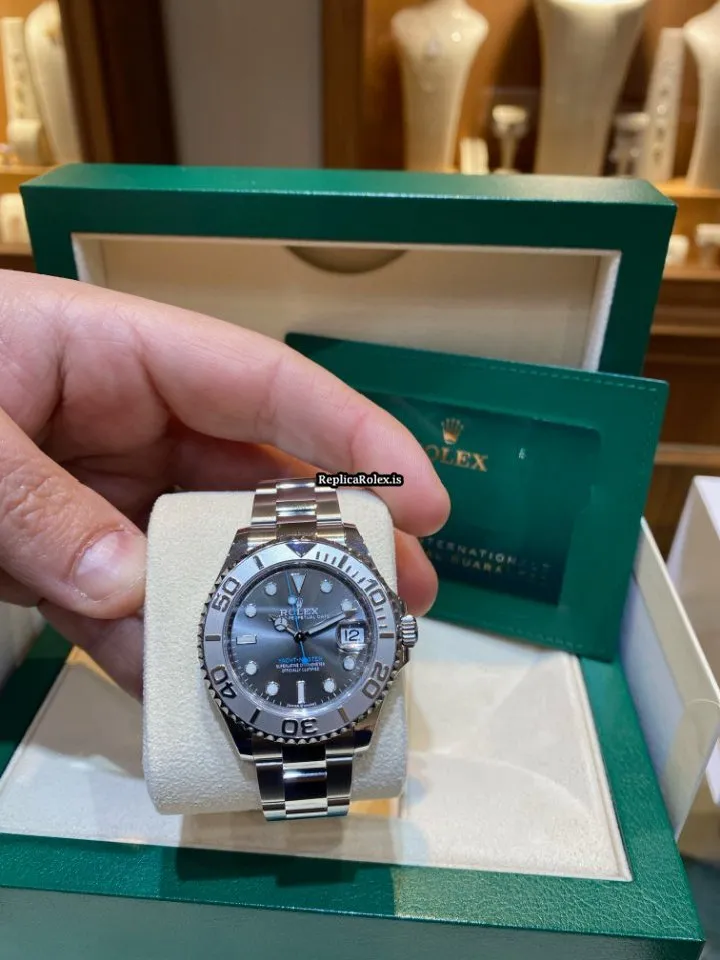 Exquisite Replica Rolex Yacht-master 37 268622 Caliber 2236 Automatic Movement 37mm Steel Case Mens/unisex Watch - Image 3