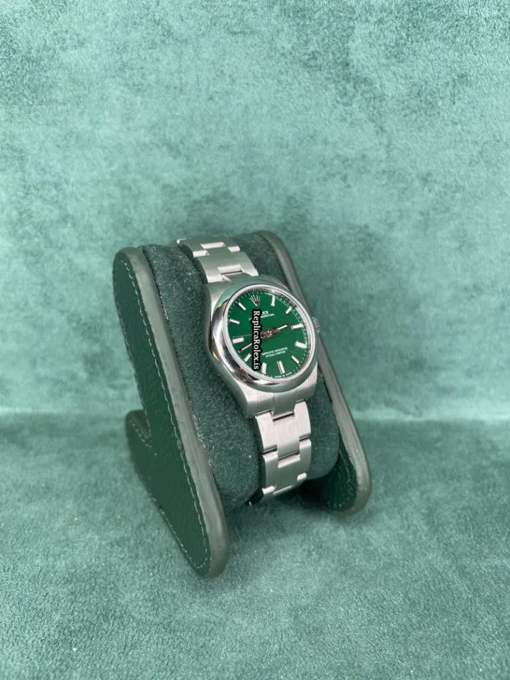 Superior Replica Rolex Oyster Perpetual 31 277200 Caliber 2232 Automatic Movement 31mm Steel Case Womens Watch - Image 2
