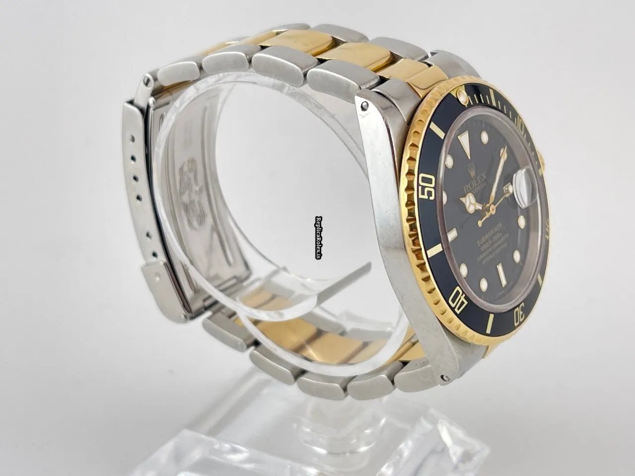 Wonderful Replica Rolex Submariner Date 16803 Caliber 3035 Automatic Movement 40mm Gold/steel Case Mens/unisex Watch - Image 2