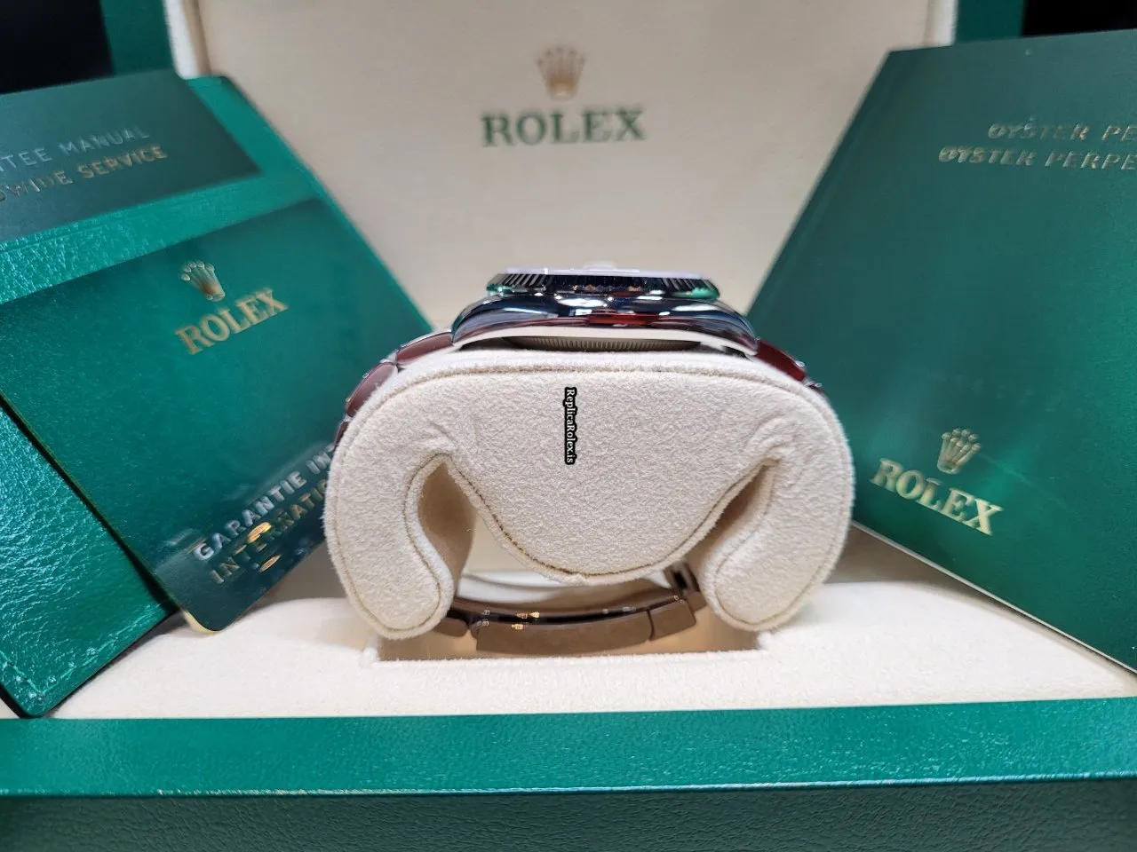 Beautiful Replica Rolex Oyster Perpetual Date 115234 Caliber 3135 Automatic Movement 34mm Steel Case Mens/unisex Watch - Image 9