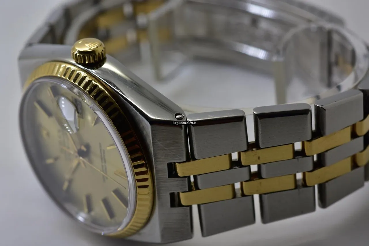 Beautiful Fake Rolex Datejust Oysterquartz 17013 Quartz Movement 36mm Gold/steel Case Mens/unisex Watch - Image 2