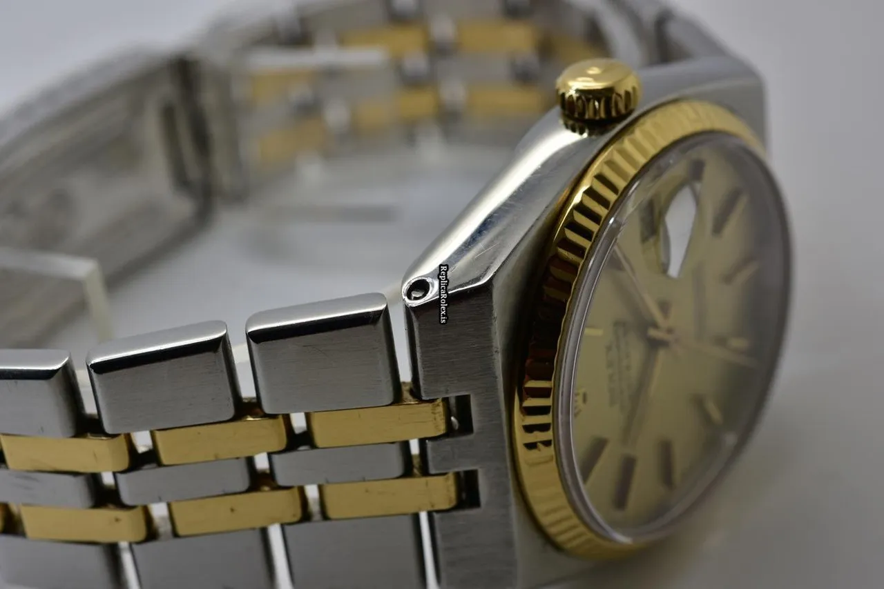 Beautiful Fake Rolex Datejust Oysterquartz 17013 Quartz Movement 36mm Gold/steel Case Mens/unisex Watch - Image 3