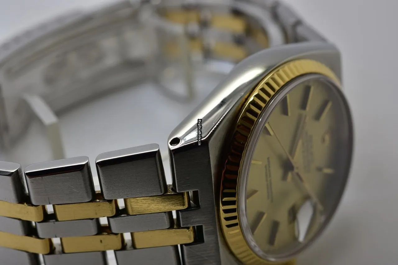 Beautiful Fake Rolex Datejust Oysterquartz 17013 Quartz Movement 36mm Gold/steel Case Mens/unisex Watch - Image 4