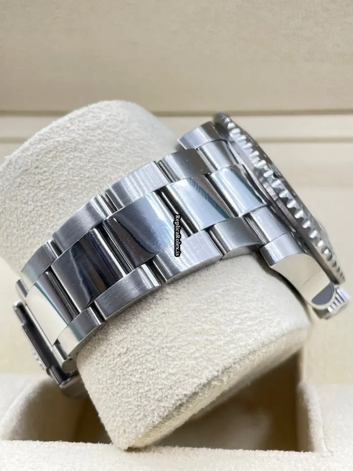 Trustworthy Replica Rolex Gmt-master II 116710ln Caliber 3186 Automatic Movement 40mm Steel Case Mens/unisex Watch - Image 6