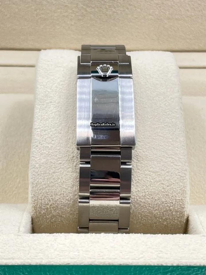 Trustworthy Replica Rolex Gmt-master II 116710ln Caliber 3186 Automatic Movement 40mm Steel Case Mens/unisex Watch - Image 7