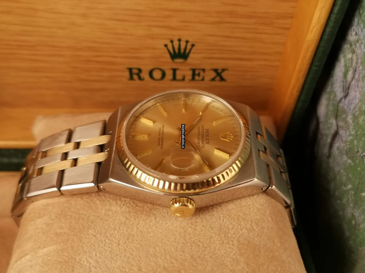 Affordable Replica Rolex Datejust Oysterquartz 17013 Caliber 5035 Quartz Movement 36x42mm Gold/steel Case Mens/unisex Watch - Image 10