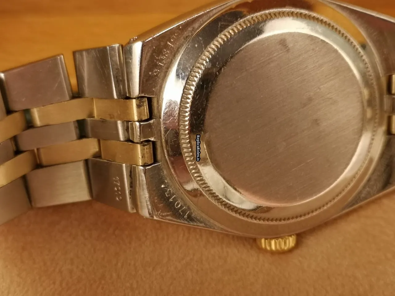 Affordable Replica Rolex Datejust Oysterquartz 17013 Caliber 5035 Quartz Movement 36x42mm Gold/steel Case Mens/unisex Watch - Image 8