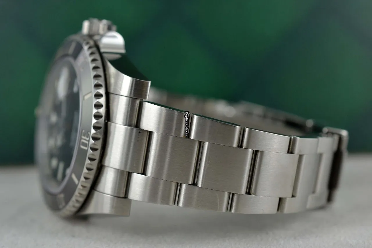 Distinctive Fake Rolex Submariner Date 116610ln Caliber 3135 Automatic Movement 40mm Steel Case Mens/unisex Watch - Image 4