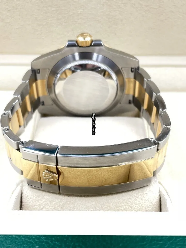 Awesome Replica Rolex Submariner Date 116613lb Caliber 3135 Automatic Movement 40mm Gold/steel Case Mens/unisex Watch - Image 10