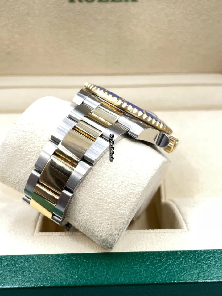 Awesome Replica Rolex Submariner Date 116613lb Caliber 3135 Automatic Movement 40mm Gold/steel Case Mens/unisex Watch - Image 9