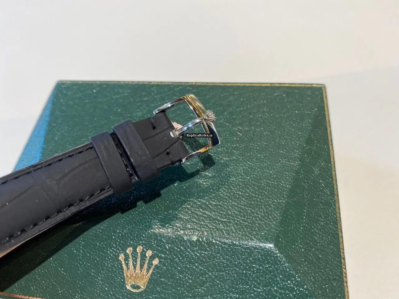 Remarkable Replica Rolex Day-date 36 1803 Caliber 1556 Automatic Movement 36mm White Gold Case Mens/unisex Watch - Image 4