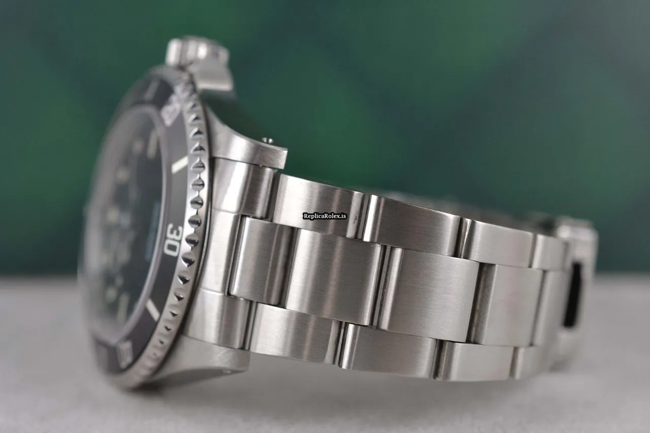 Fabulous Replica Rolex Submariner 14060 Caliber 3000 Automatic Movement 40mm Steel Case Mens/unisex Watch - Image 3