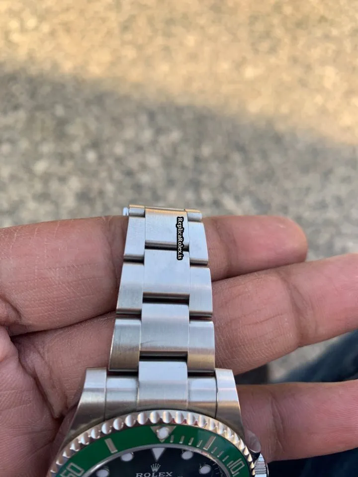 Wonderful Replica Rolex Submariner Date 116610lv Caliber 3135 Automatic Movement 40mm Steel Case Mens/unisex Watch - Image 3