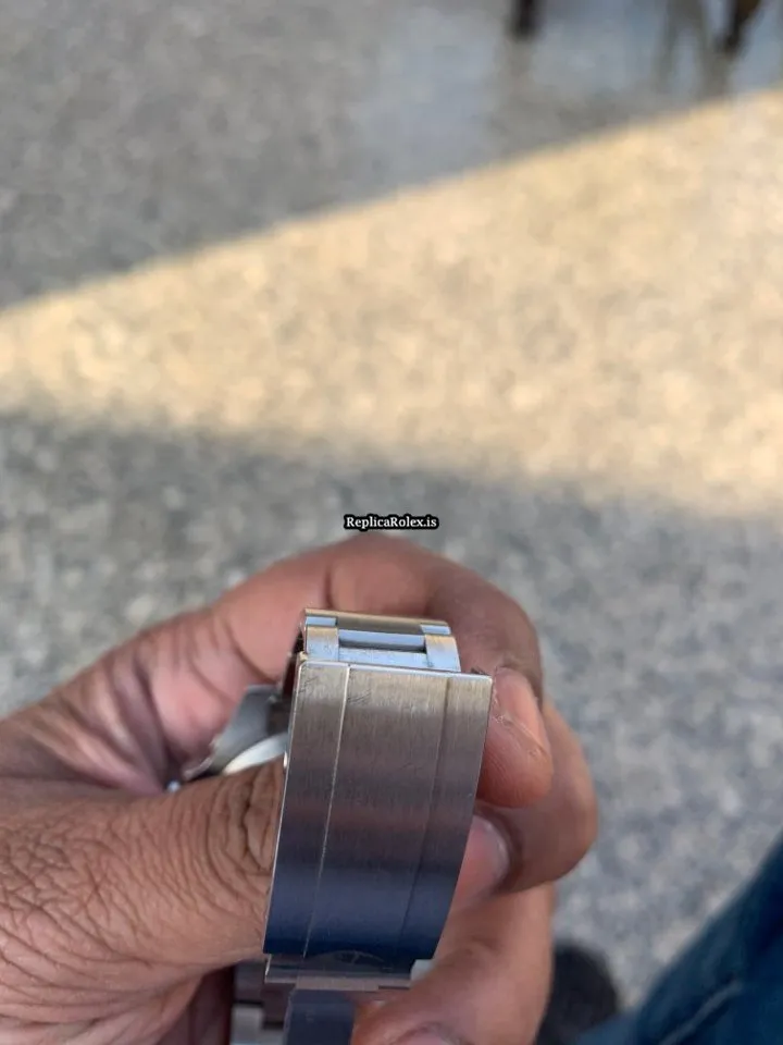 Wonderful Replica Rolex Submariner Date 116610lv Caliber 3135 Automatic Movement 40mm Steel Case Mens/unisex Watch - Image 7