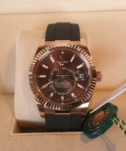 Exquisite Replica Rolex Sky-dweller 326235 Caliber 9001 Automatic Movement 42mm Rose Gold Case Mens/unisex Watch