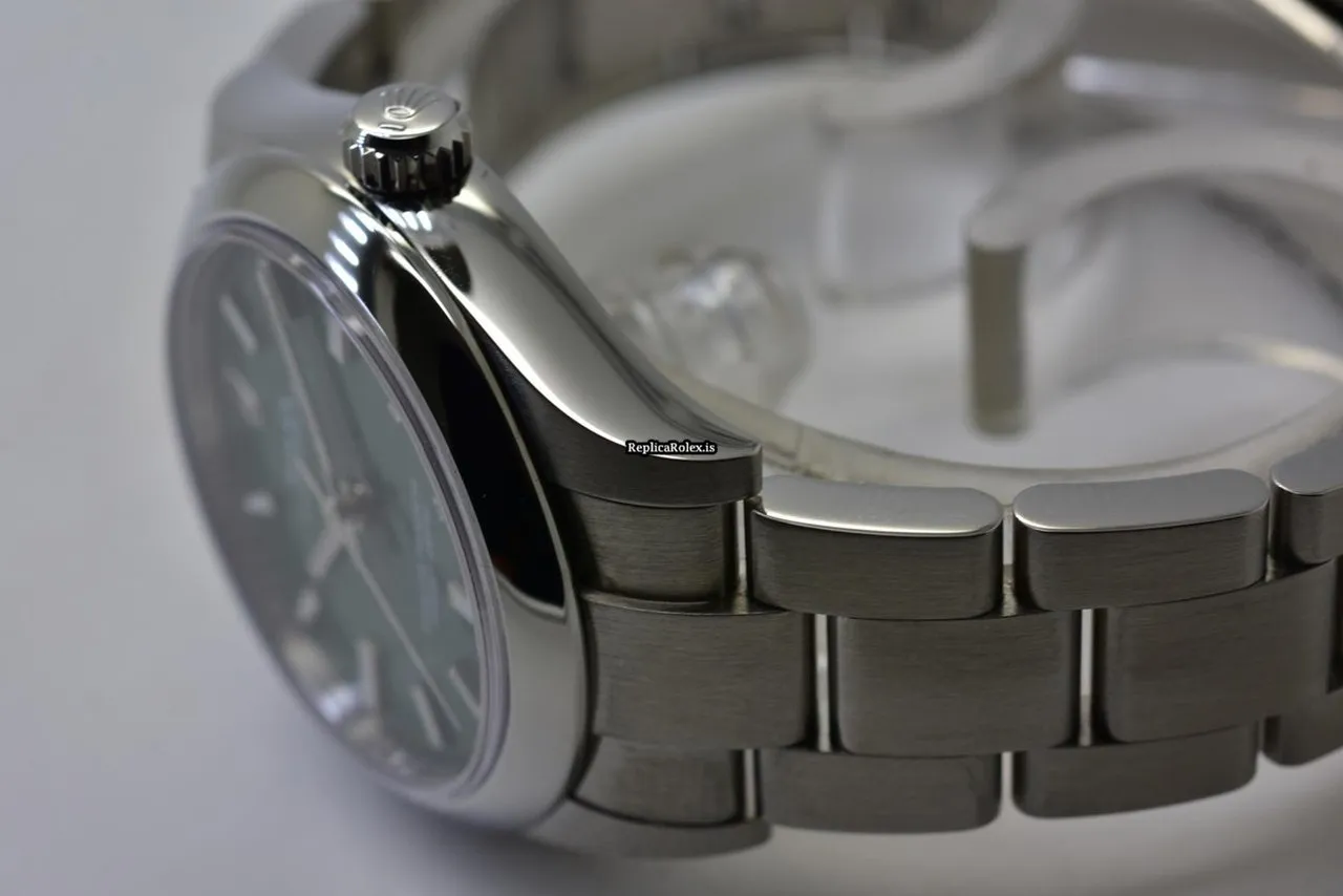 Top Replica Rolex Oyster Perpetual 31 124200 Automatic Movement 31mm Steel Case Mens/unisex Watch - Image 2