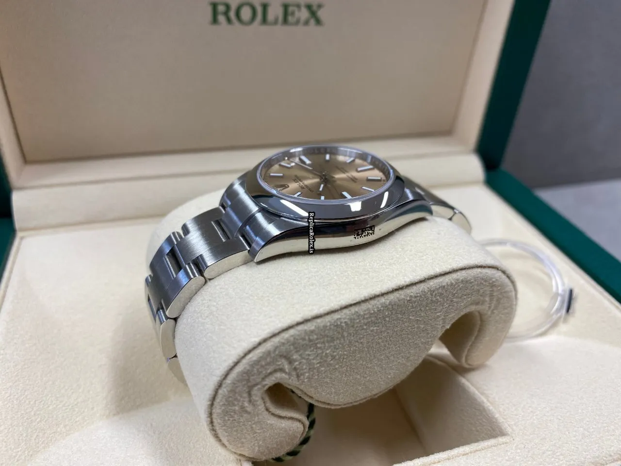 Fantastic Fake Rolex Oyster Perpetual 34 124200 Caliber 2232 Automatic Movement 34mm Steel Case Mens/unisex Watch - Image 9