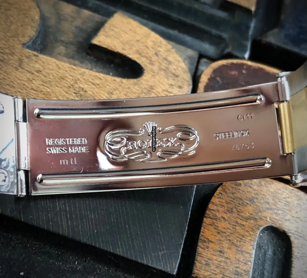 Beautiful Fake Rolex Yacht-master 168623 Caliber 2235 Automatic Movement 35mm Gold/steel Case Mens/unisex Watch - Image 8