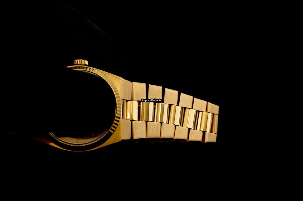Good Replica Rolex Day-date Oysterquartz 19018 Caliber 5055 Quartz Movement 36mm Yellow Gold Case Mens/unisex Watch - Image 15